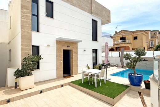 Detached Villa - Återförsäljning - Orihuela Costa - Villamartín