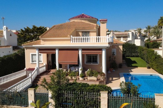 Detached Villa - Återförsäljning - Torrevieja - Torrelamata - La Mata