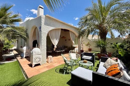 Semi Detached Villa - Återförsäljning - Orihuela Costa - Campoamor