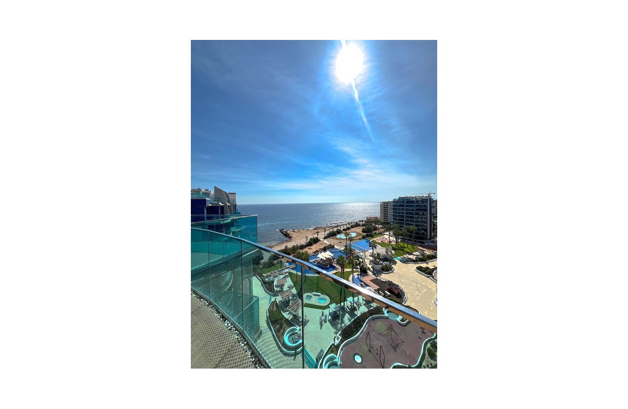 Resale - Apartment Penthouse - Punta Prima