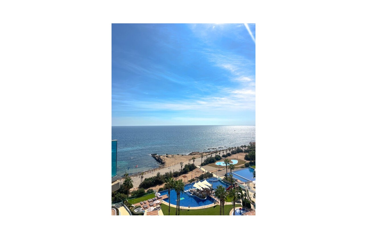 Resale - Apartment Penthouse - Punta Prima