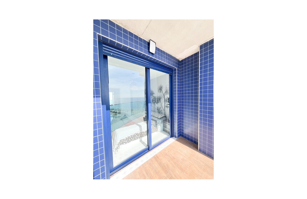 Resale - Apartment Penthouse - Punta Prima