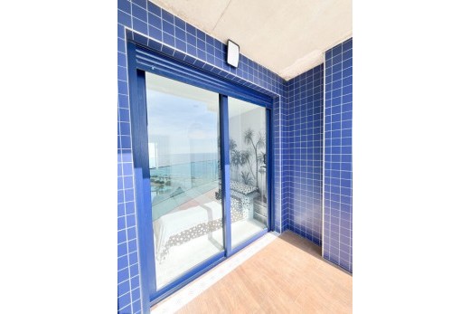 Resale - Apartment Penthouse - Punta Prima
