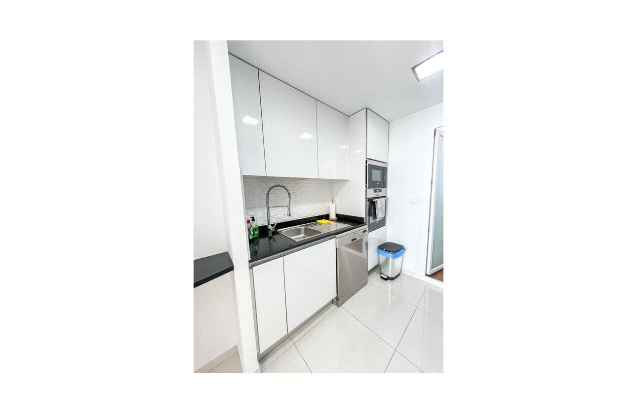 Resale - Apartment Penthouse - Punta Prima