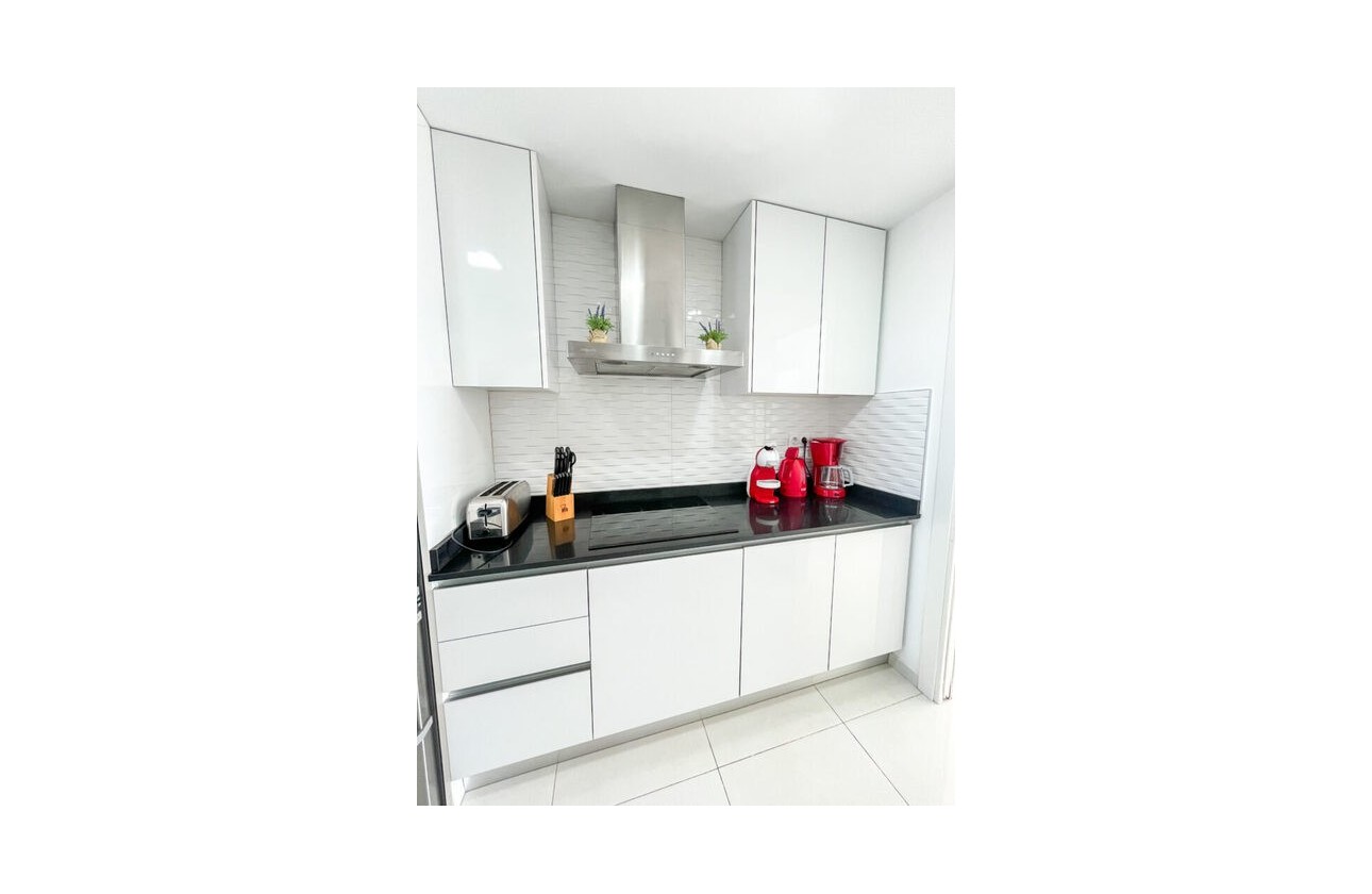 Resale - Apartment Penthouse - Punta Prima