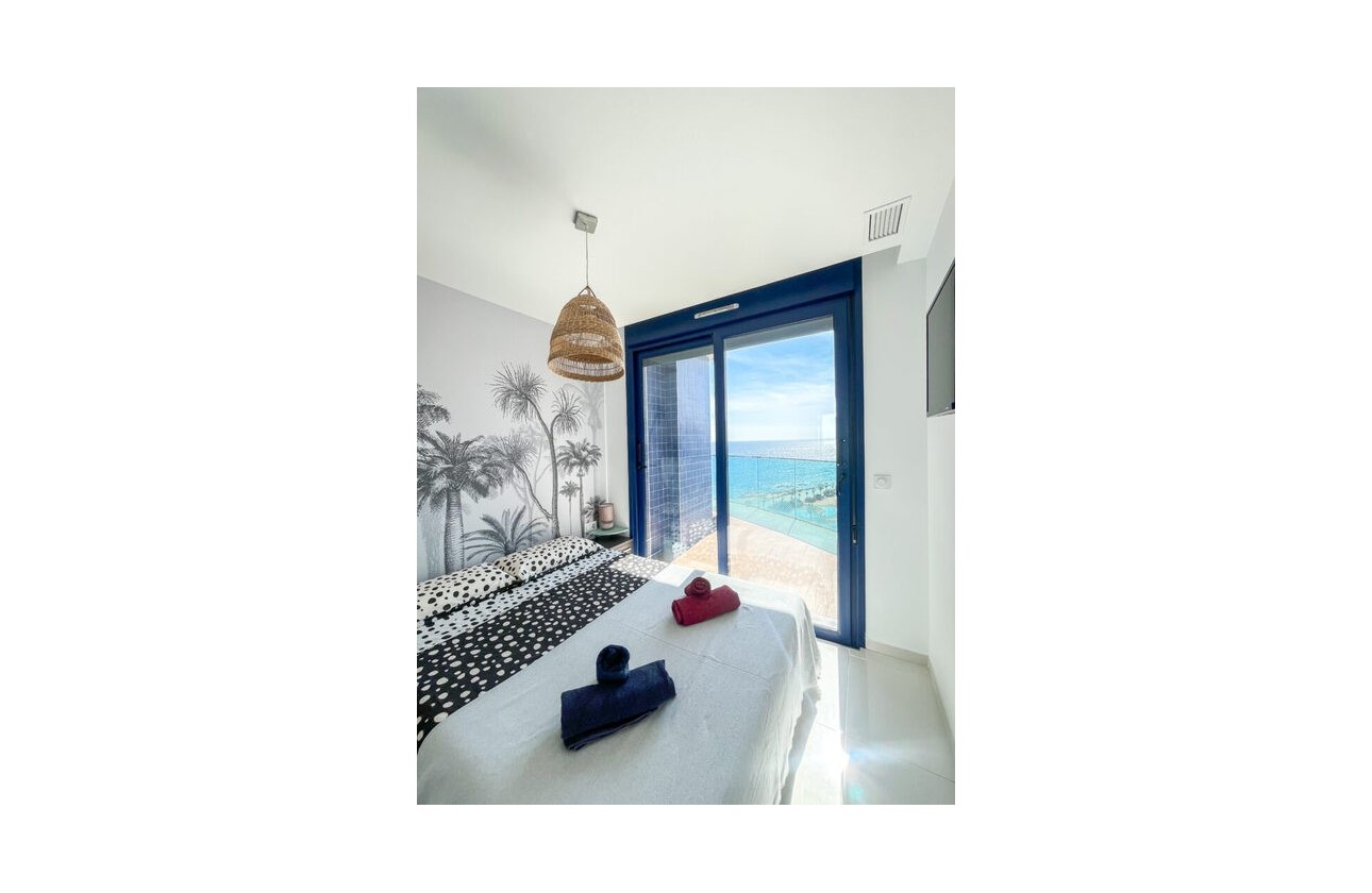 Resale - Apartment Penthouse - Punta Prima