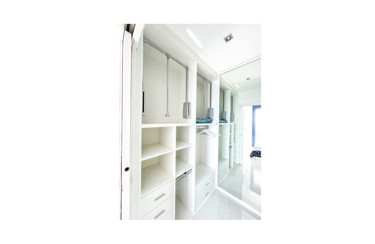 Resale - Apartment Penthouse - Punta Prima
