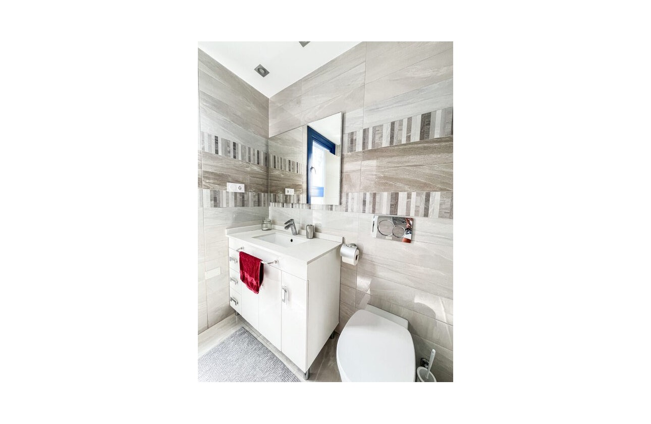 Resale - Apartment Penthouse - Punta Prima