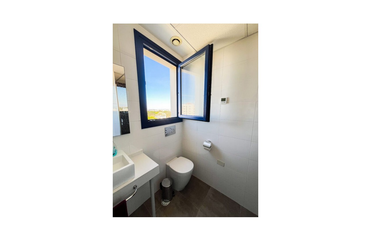 Resale - Apartment Penthouse - Punta Prima