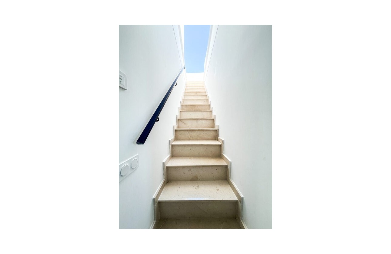 Resale - Apartment Penthouse - Punta Prima