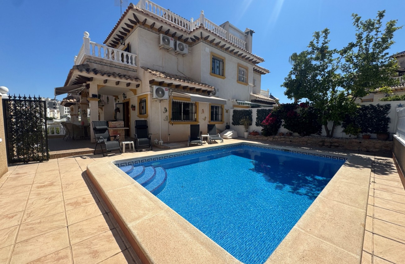 Resale - Townhouse - Villamartin