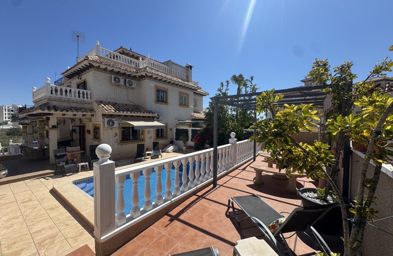 Resale - Townhouse - Villamartin