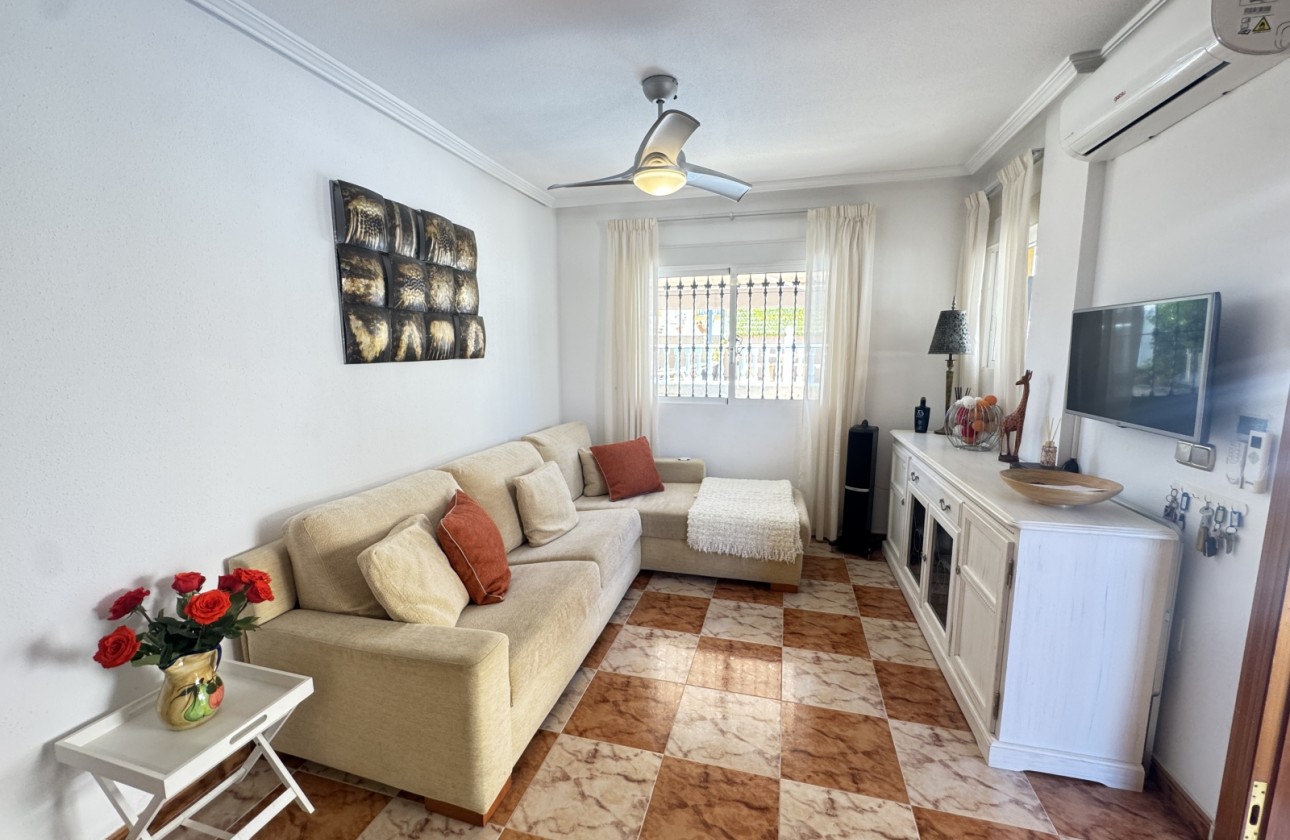 Resale - Townhouse - Villamartin