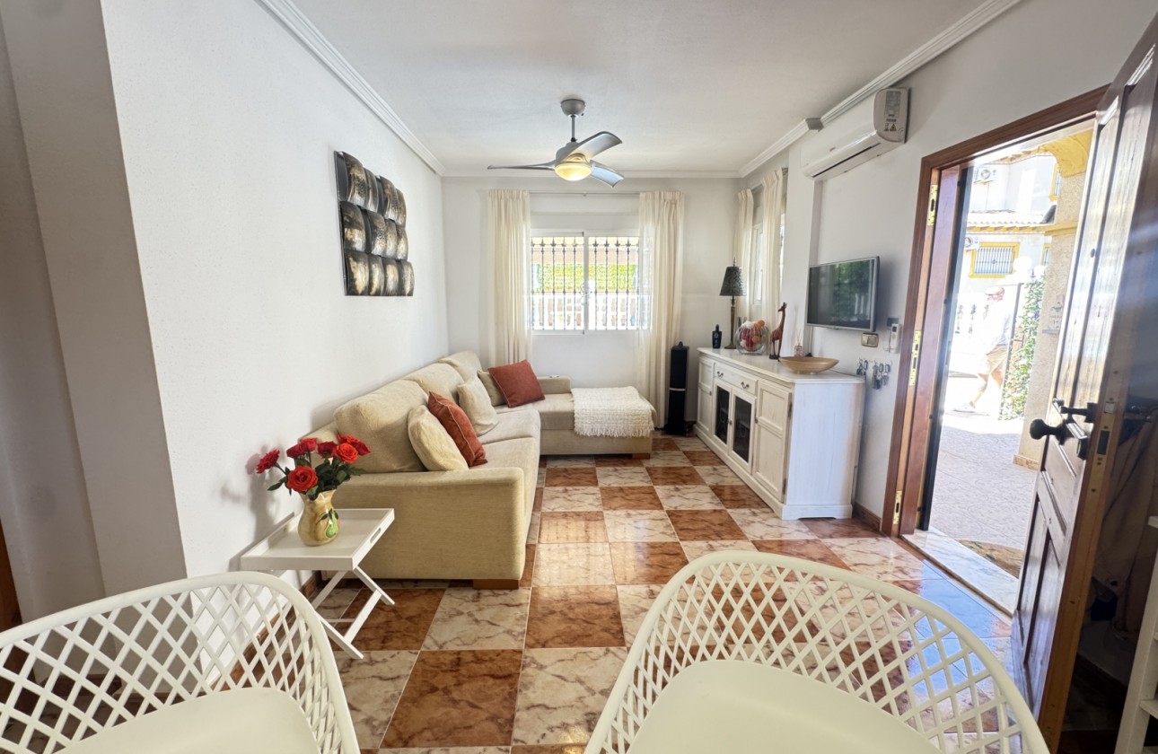 Resale - Townhouse - Villamartin