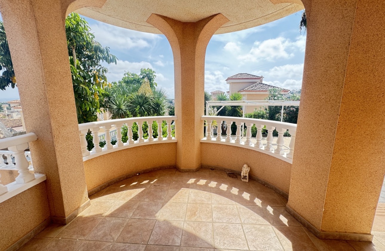Resale - Villa - San Miguel De Salinas