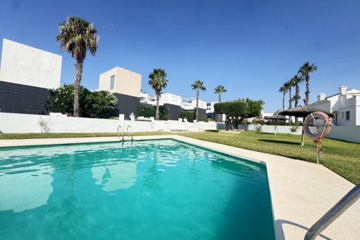 Resale - Bungalow - Villamartin