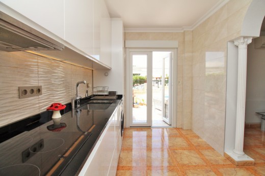 Resale - Apartment - Villamartin - PAU 8