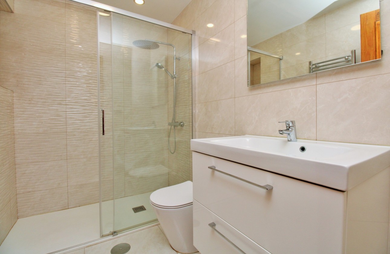 Resale - Apartment - Villamartin - PAU 8