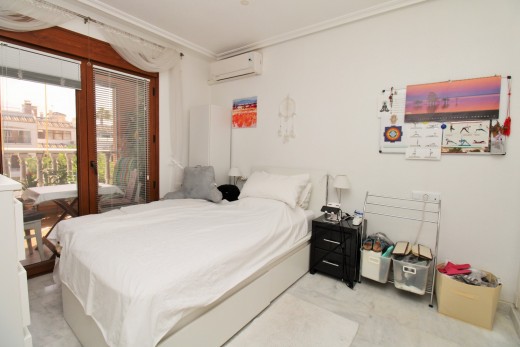 Resale - Apartment - Villamartin - PAU 8