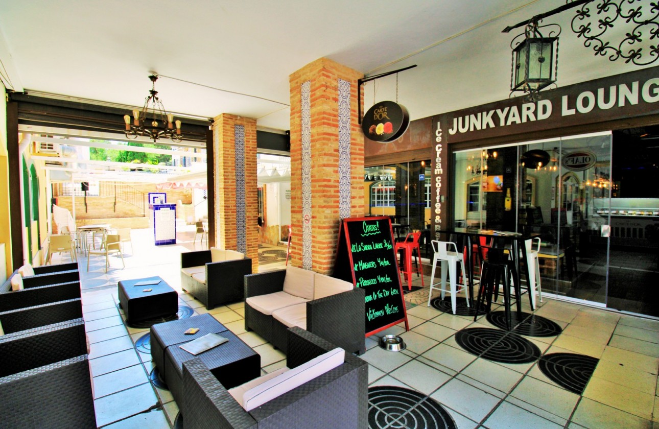 Resale - commercial - Villamartin
