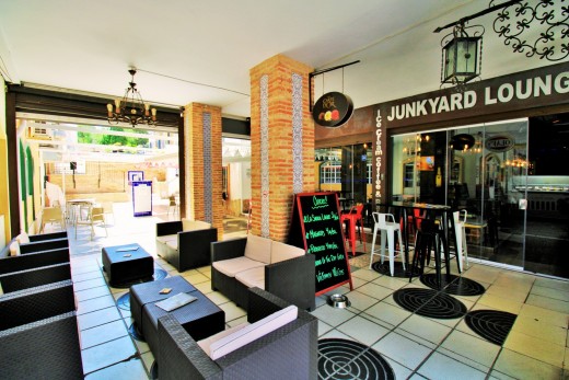 Resale - commercial - Villamartin