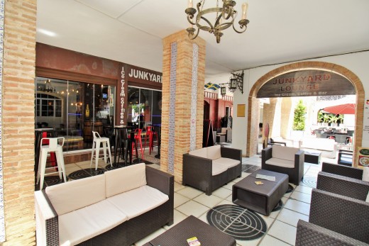 Resale - commercial - Villamartin