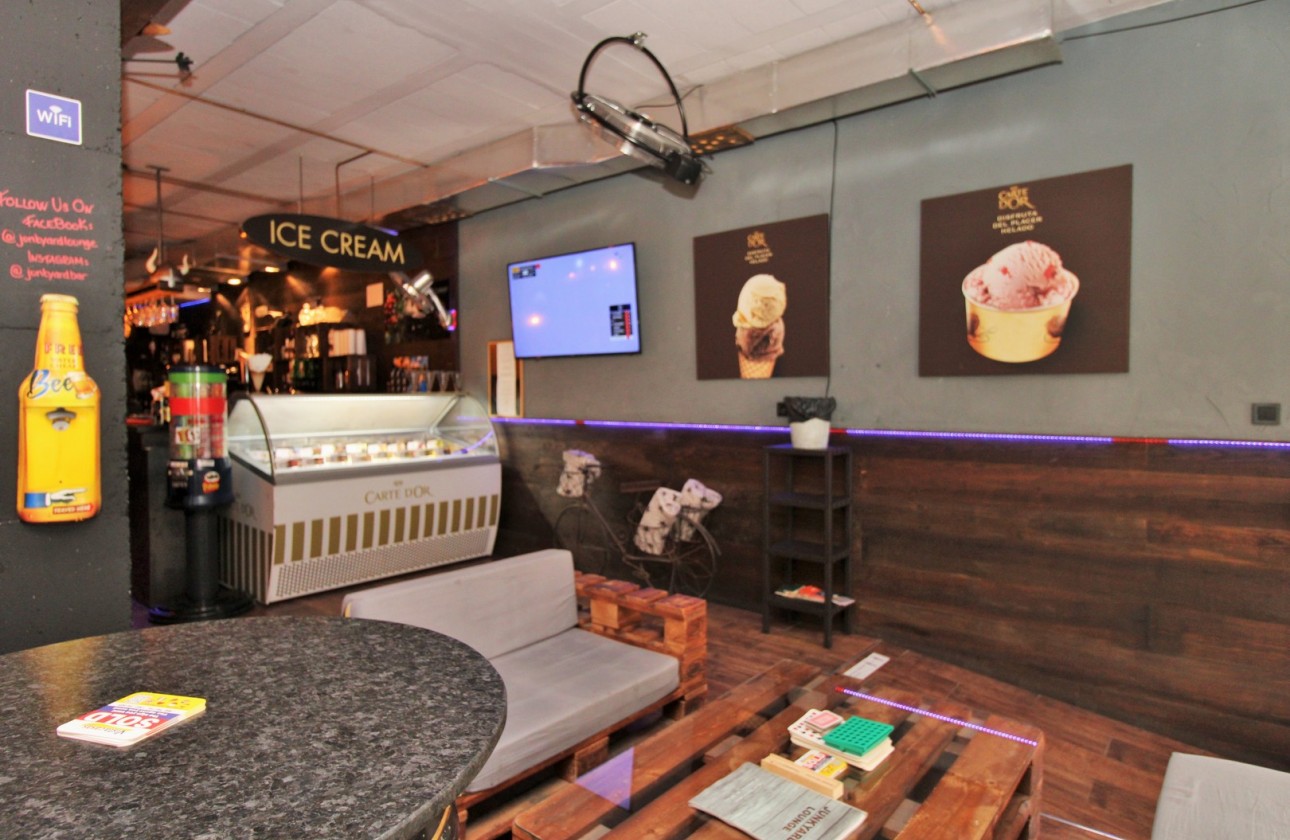 Resale - commercial - Villamartin