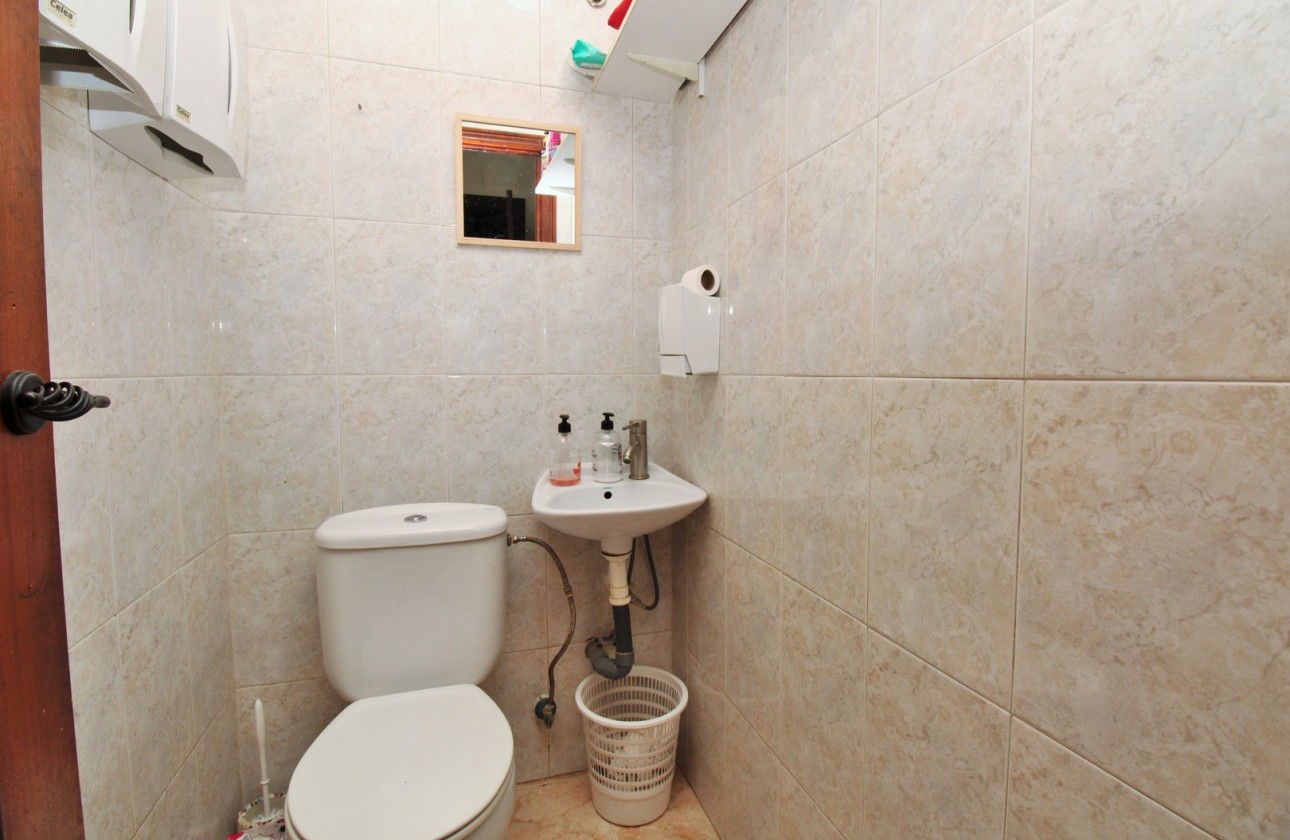 Resale - commercial - Villamartin
