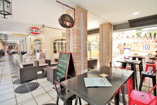 Resale - commercial - Villamartin
