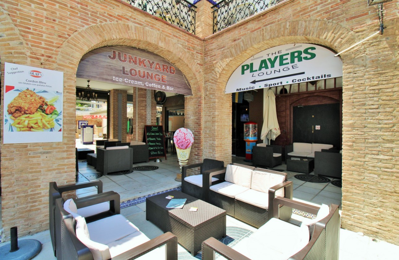Resale - commercial - Villamartin