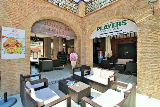 Resale - commercial - Villamartin