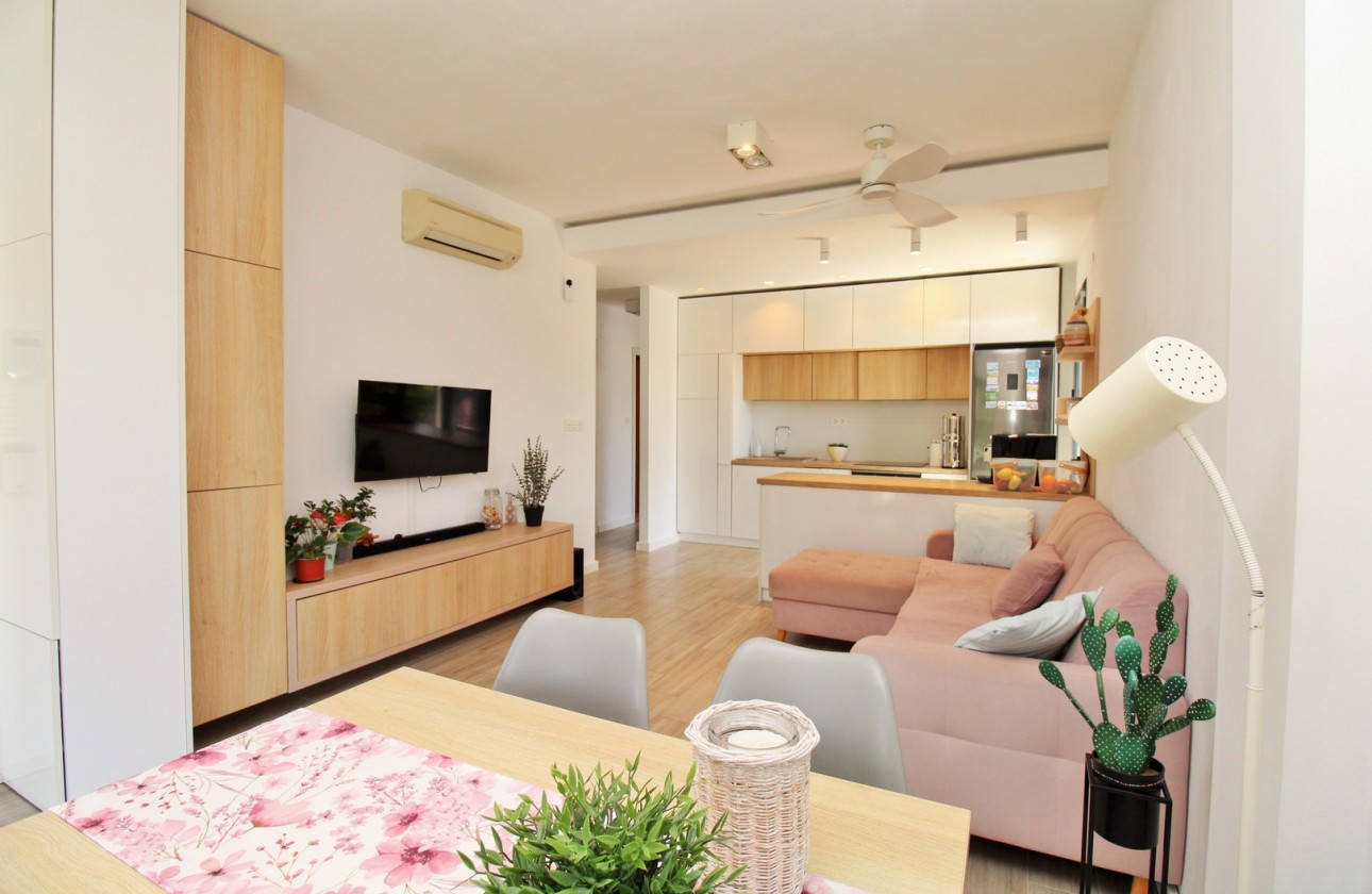 Resale - Villa - La Zenia