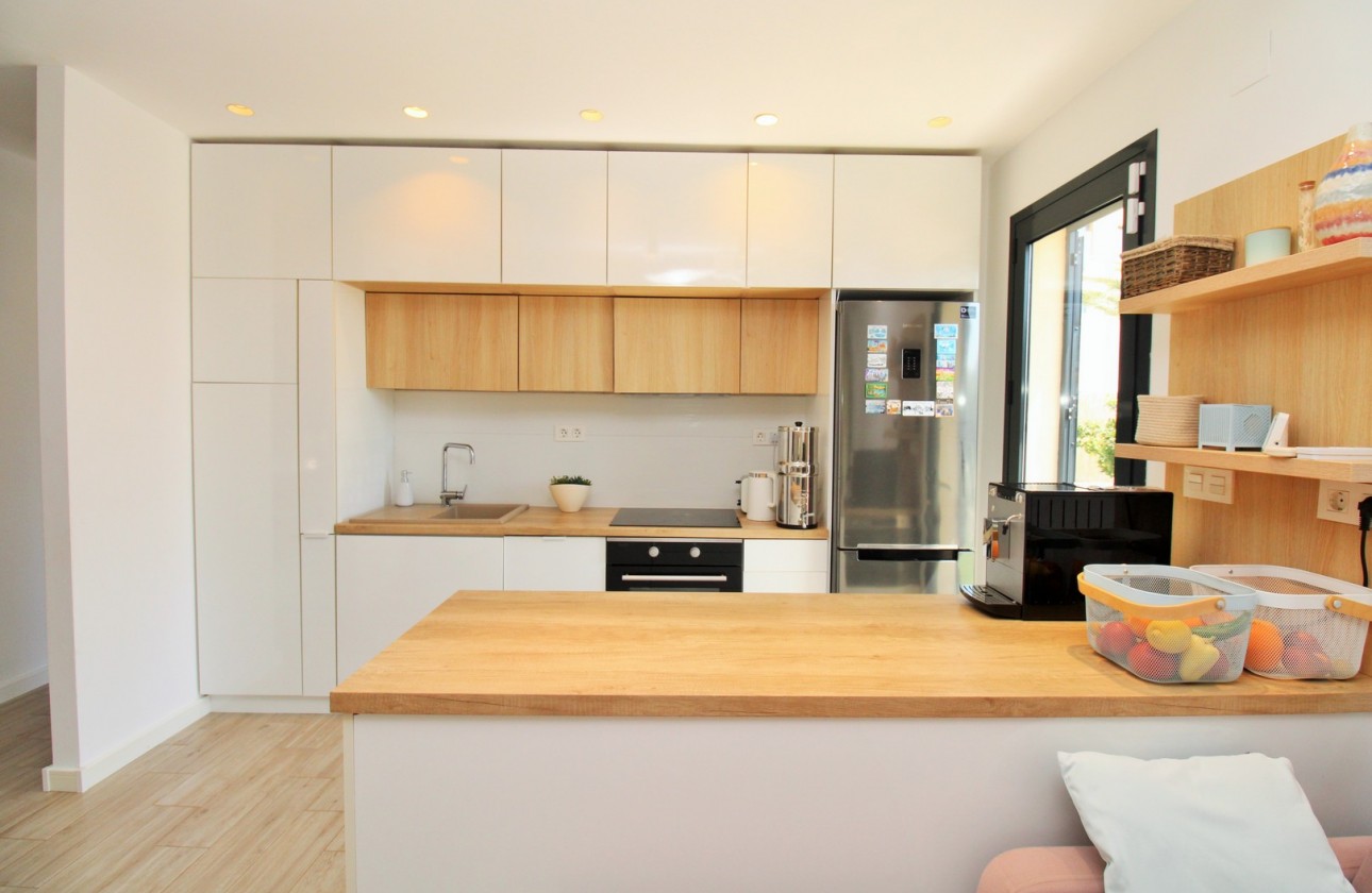 Resale - Villa - La Zenia