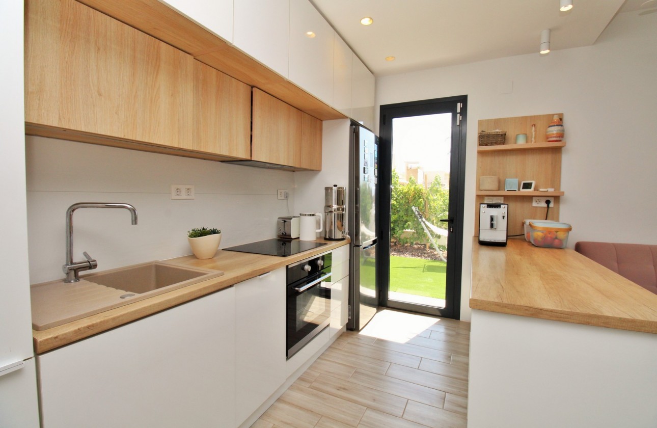 Resale - Villa - La Zenia