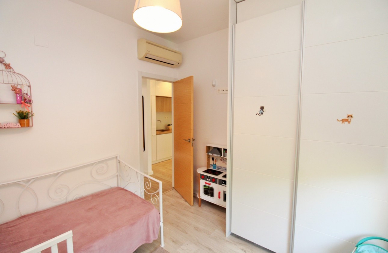 Resale - Villa - La Zenia
