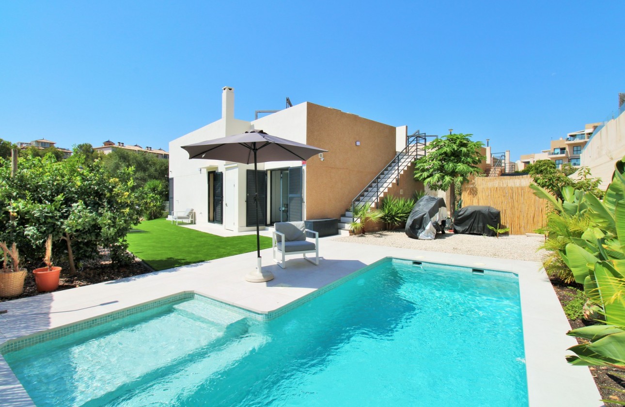Resale - Villa - La Zenia
