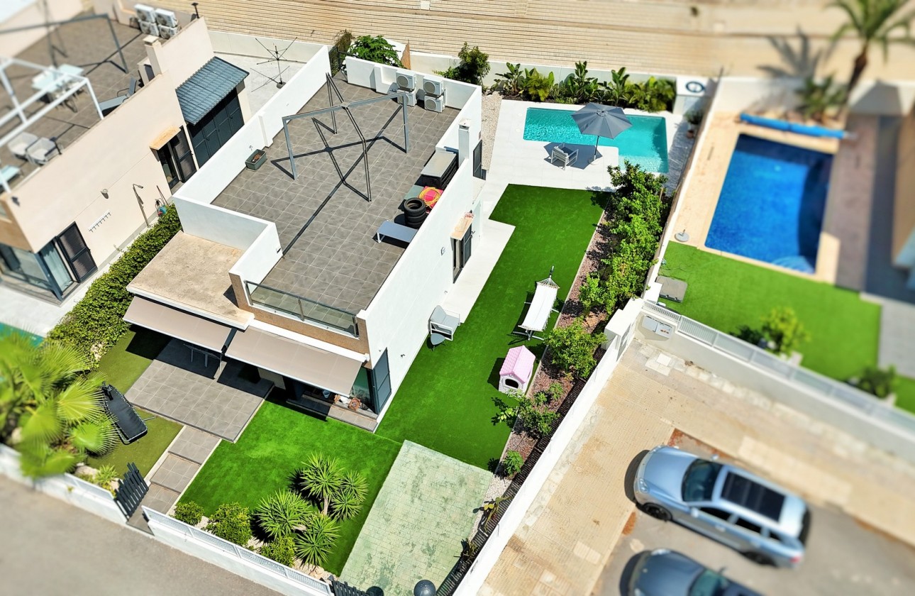 Resale - Villa - La Zenia