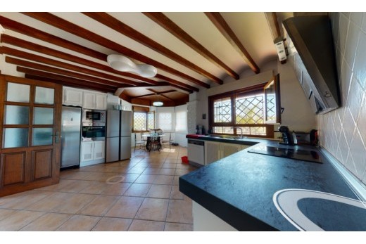 Resale - Villa - Elche