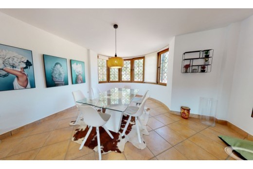 Resale - Villa - Elche