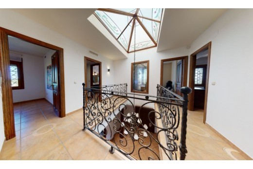 Resale - Villa - Elche