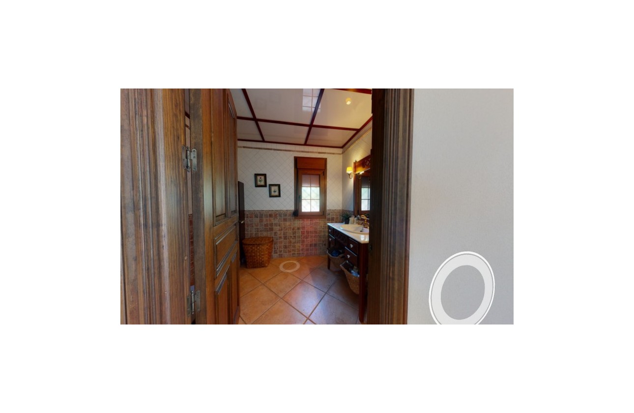 Resale - Villa - Elche