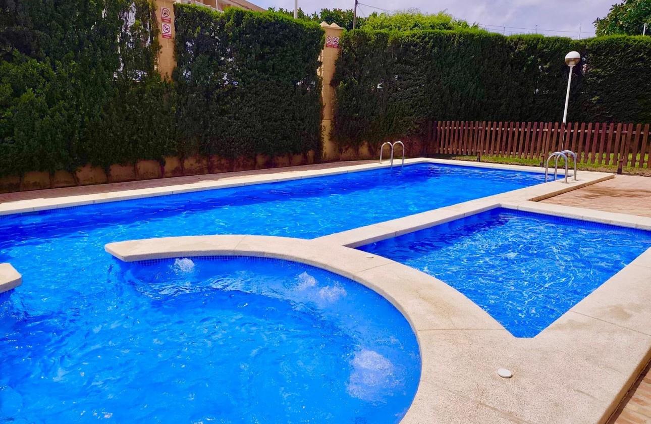 Resale - Apartment - Torrevieja Centro - Torrevieja