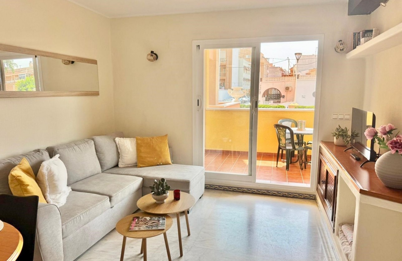 Resale - Apartment - Torrevieja Centro - Torrevieja