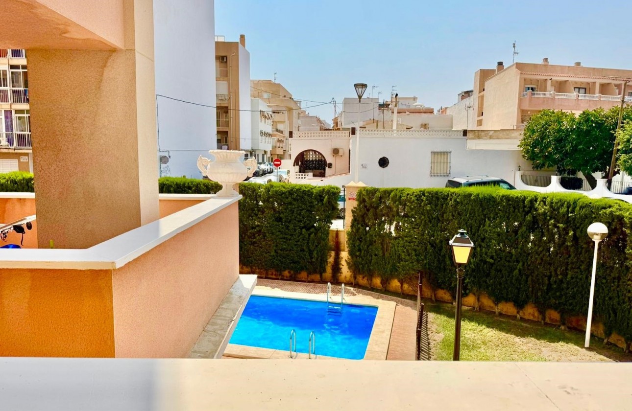 Resale - Apartment - Torrevieja Centro - Torrevieja