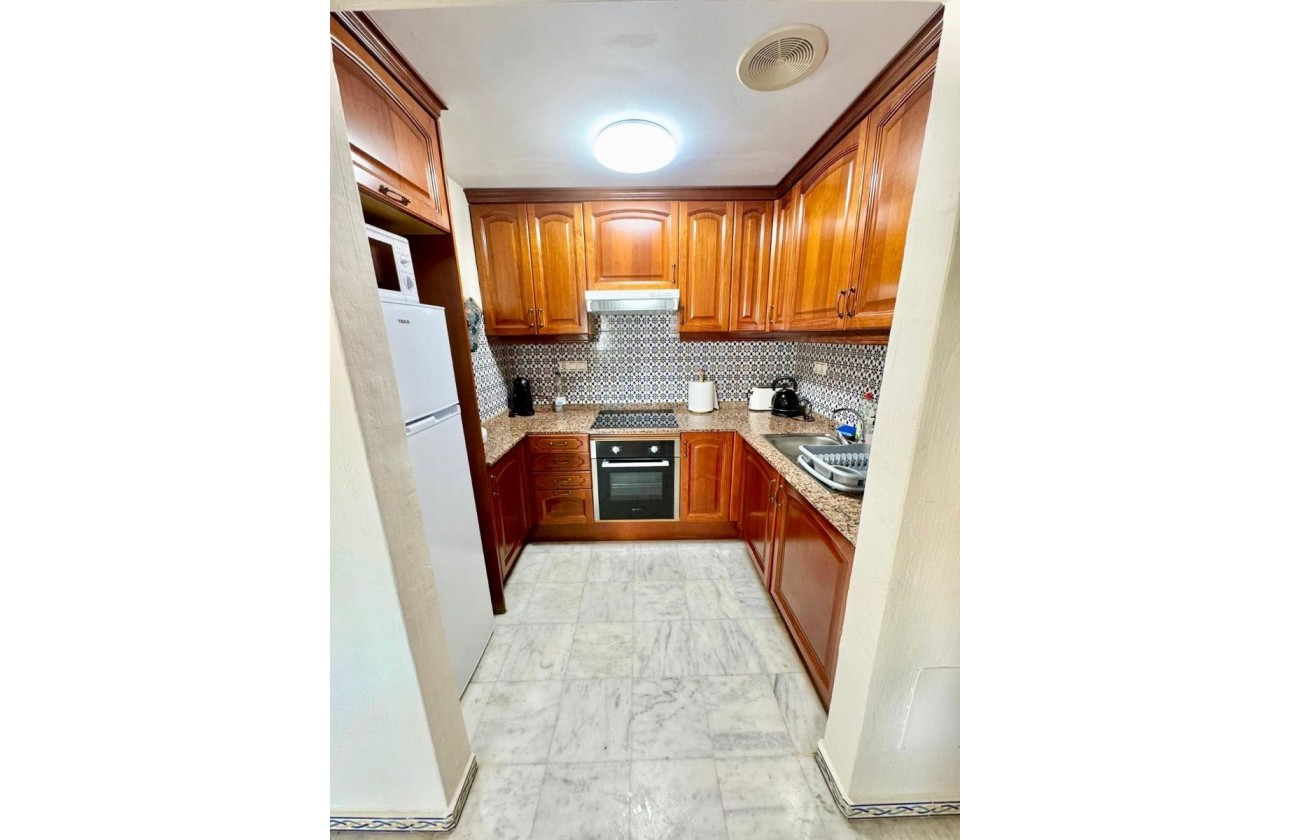 Resale - Apartment - Torrevieja Centro - Torrevieja