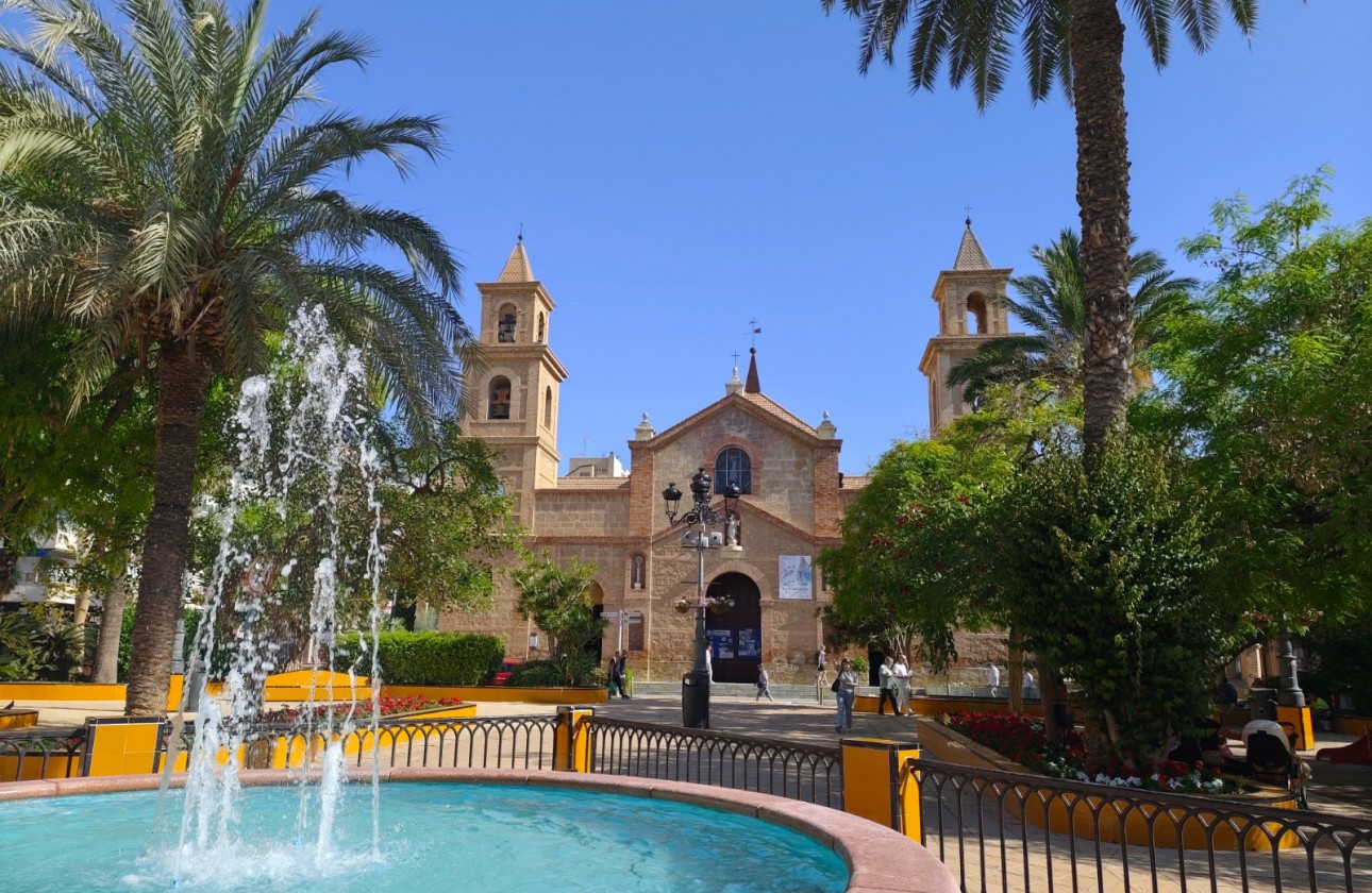 Resale - Apartment - Torrevieja Centro - Torrevieja