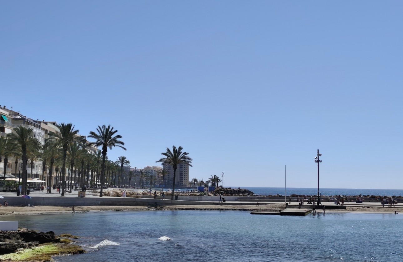 Resale - Apartment - Torrevieja Centro - Torrevieja