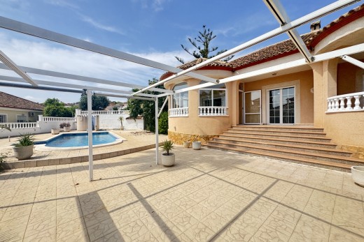 Resale - Villa - San Miguel De Salinas