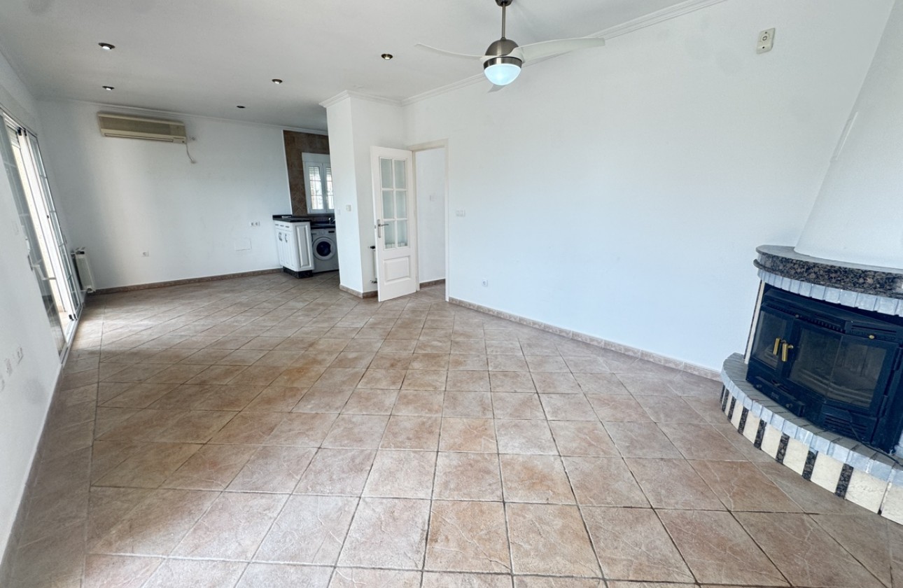 Resale - Villa - San Miguel De Salinas