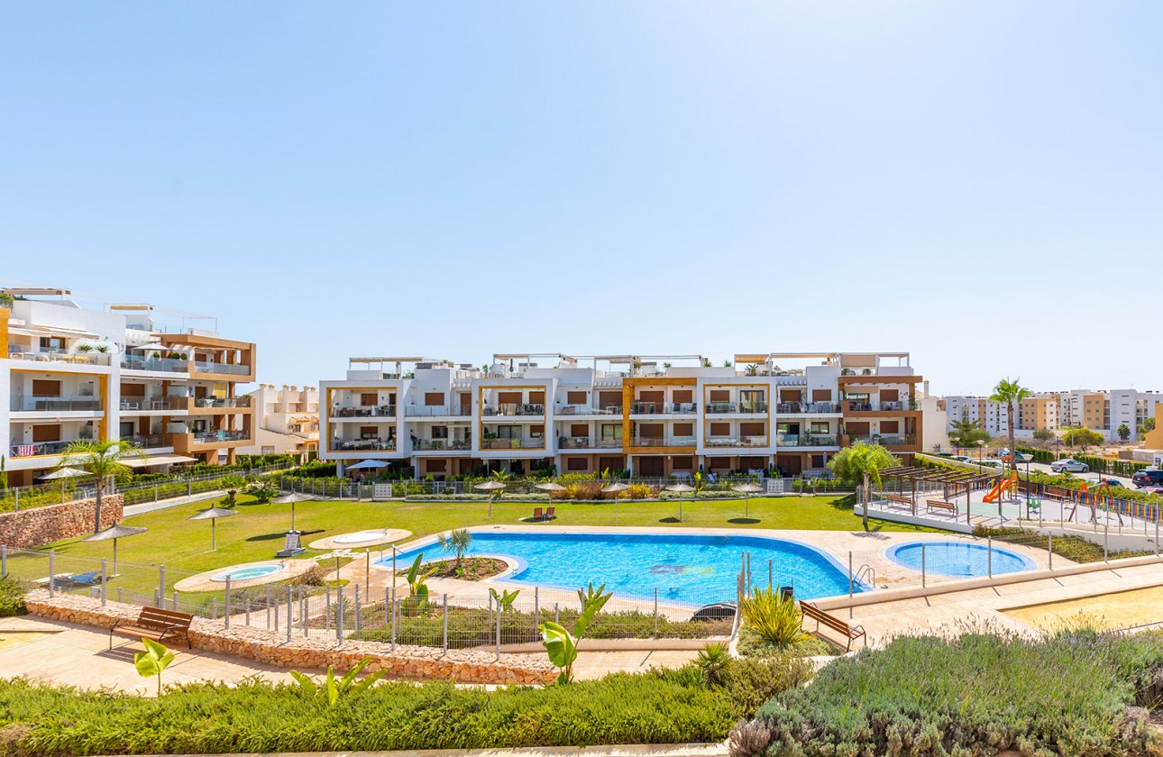 Resale - Apartment - Orihuela Costa - Villamartin